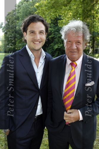 Breukelen 16 juni 2010
Haringparty op Neyenrode. Willibrord Frequin met zijn zoon Louis
Peter Smulders bv