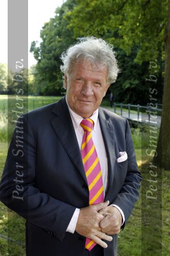 Breukelen 16 juni 2010
Haringparty op Neyenrode. Willibrord Frequin met zijn zoon Louis
Peter Smulders bv