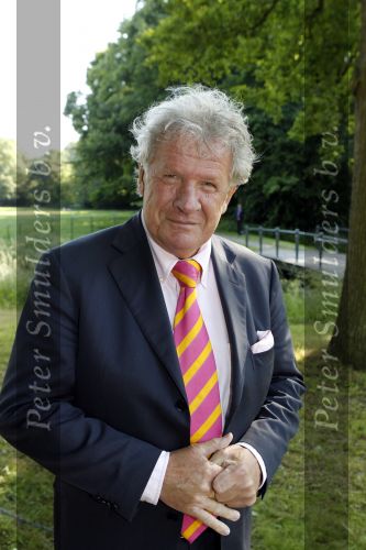 Breukelen 16 juni 2010
Haringparty op Neyenrode. Willibrord Frequin met zijn zoon Louis
Peter Smulders bv