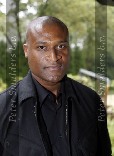 Huizen 30 september 2010
Presentatie Talkies bij Eric Kuster. Winston Bogarde
Peter Smulders bv