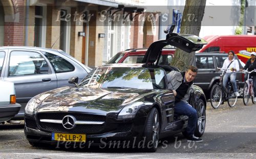 Amsterdam 29 september 2010
Winston Gerschtanowitz met zijn special Mercedes Sport AMG met vleugeldeuren.
Peter Smulders bv