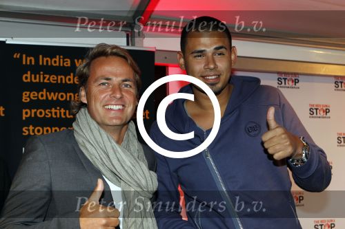 Amsterdam 25 september 2011
Avond tbv stop kindermisbruik in redsun in amsterdam. Afrojack met Buddha to Buddha en Nialayla armbanden en John Ewbank
Peter Smulders bv