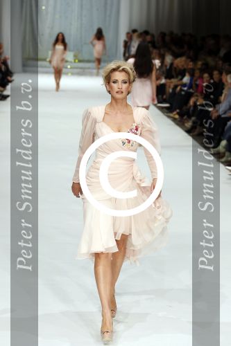 Amsterdam 19 september 2011
Modeshow Jos van Raak in de westergasfabriek met oa Kim Feenstra Quinty Trustfull Anouk Smulders Irene v d Laar en Froukje de Both.
Peter Smulders bv