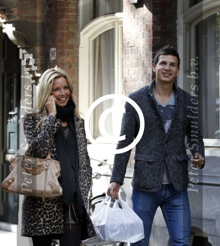 Amsterdam 19 september 2011
Candy Dulfer met haar vriend aan het lunchen en aan het winkelen.
Peter Smulders bv