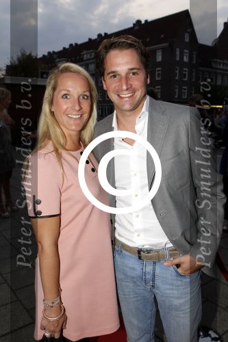Amsterdam 25 september 2011
Avond tbv stop kindermisbruik in redsun in amsterdam. Christian Albers met zijn zwangere vrouw Liselore
Peter Smulders bv