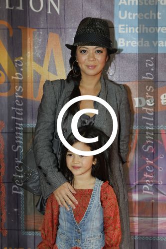 Amstelveen 21 september 2011
Cystine Carreon met dochter en familie bij premiere Fantasia.
Peter Smulders bv
