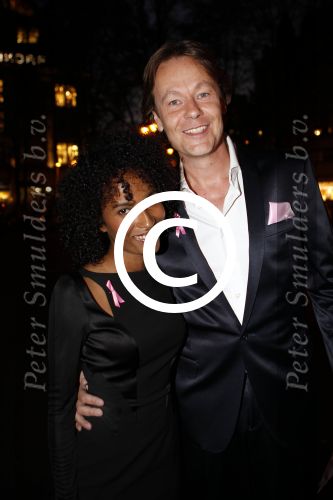 Amsterdam 29 september 2011
Pink Ribbon gala in de beurs van Berlage. Gijs Staverman met vriendin
Peter Smulders bv