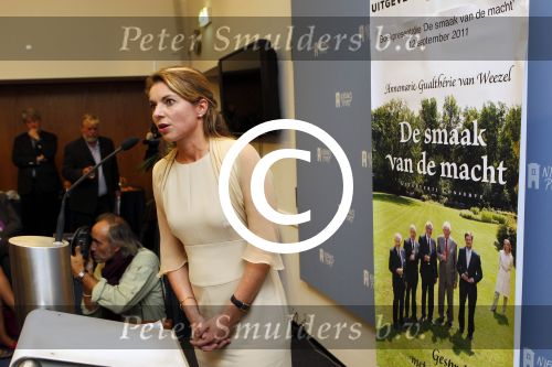 Den Haag 12 september 2011
Presentatie boek Annemarie Gualtherie v Weezel in nieuwspoort. Prins Carlos en Prinses irene zijn aanwezig als mede haat ouders. Neelie Kroes ontvangt het eerste boek in nieuwspoort.
Peter Smulders bv