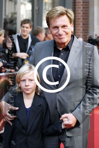 Amsterdam 25 september 2011
Premiere Andre v Duin in het nieuwe de la mar theater.Henny Huisman met kleinzoon
Peter Smulders bv