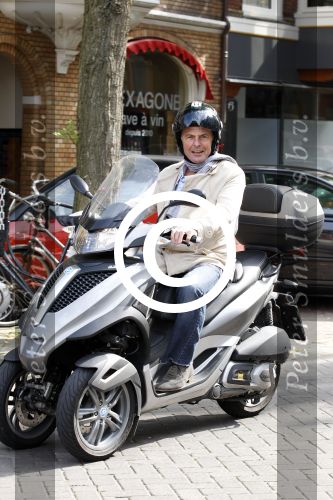 Amsterdam 16 september 2011
Huub Stapel op piaggio MP3.
Peter Smulders bv