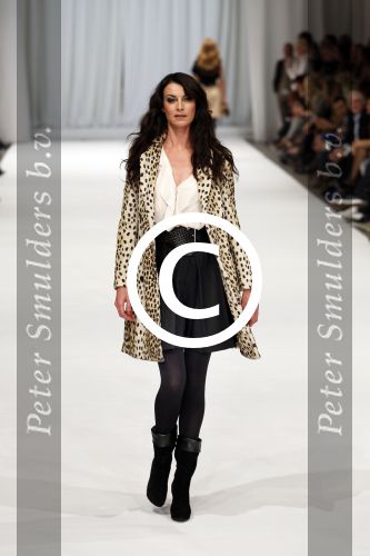 Amsterdam 19 september 2011
Modeshow Jos van Raak in de westergasfabriek met oa Kim Feenstra Quinty Trustfull Anouk Smulders Irene v d Laar en Froukje de Both.
Peter Smulders bv