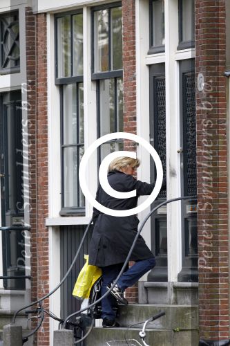 Amsterdam 16 september 2011
Jenny Arean bij haar huis.
Peter Smulders bv
