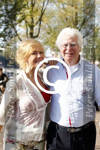 Amsterdam 29 september 2011
Joke Bruijs en Gerard Cox op straat in amsterdam.
Peter Smulders bv