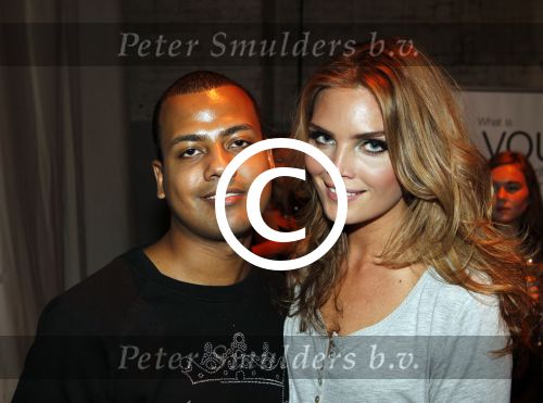 Amsterdam 19 september 2011
Modeshow Jos van Raak in de westergasfabriek. Kim Feenstra met man
Peter Smulders bv