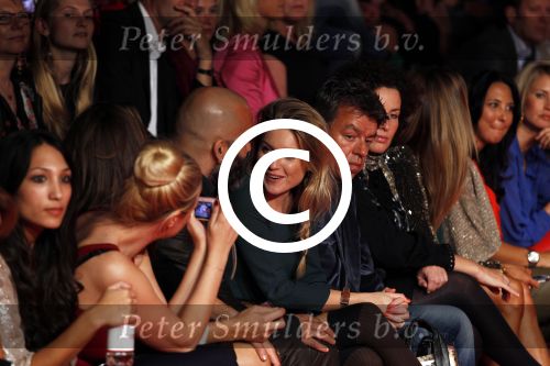 Vianen 15 september 2011
Modeshow Mix &Match van Danie Bles bij Miele. Lauren Verster met ex vriend
Peter Smulders bv