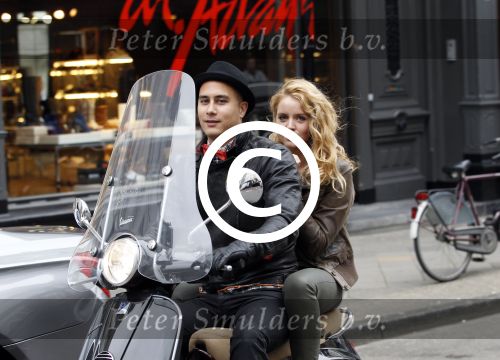 Amsterdam 20 september 2011
Liza Sips met vriend op vespa scooter.
Peter Smulders bv