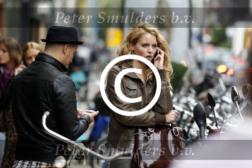 Amsterdam 20 september 2011
Liza Sips met vriend op vespa scooter.
Peter Smulders bv