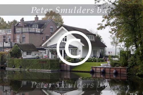 Breukelen 27 september 2011
Huis Milika Peterzon en Jurgen Smit aan het water staat te koop.
Peter Smulders bv