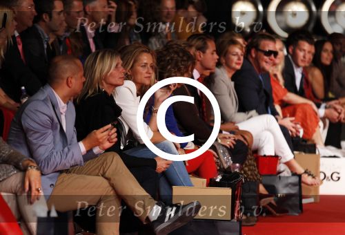 Vianen 15 september 2011
Modeshow Mix &Match van Danie Bles bij Miele. paulien Huizinga
Peter Smulders bv