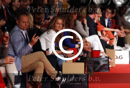 Vianen 15 september 2011
Modeshow Mix &Match van Danie Bles bij Miele. paulien Huizinga
Peter Smulders bv