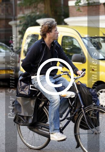 Amsterdam 24 september 2011
Peter Paul Muller op de fiets in adam.
Peter Smulders bv