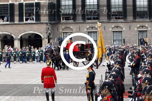Den Haag 20 september 2011
Prinsjesdag in den haag met daarbij aanwezig Koningin Beatrix Prins Willem Alexander Maxima Pieter v Vollenhoven Prinses Margriet Prins Constantijn en prinses Laurentien. publiek bij prinsjesdag
Peter Smulders bv