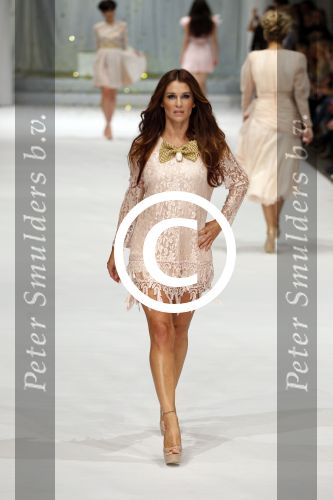 Amsterdam 19 september 2011
Modeshow Jos van Raak in de westergasfabriek met oa Kim Feenstra Quinty Trustfull Anouk Smulders Irene v d Laar en Froukje de Both.
Peter Smulders bv