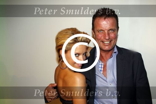 Amsterdam 26 september 2011
Rafael v d Vaart en Sylvie v d Vaart bij onthulling van hun beelden in madame Tussaud. Sylvie met haar schoonvader ramon
Peter Smulders bv