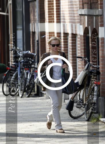 Amsterdam 24 september 2011
Renee Soutendijk op straat.
Peter Smulders bv