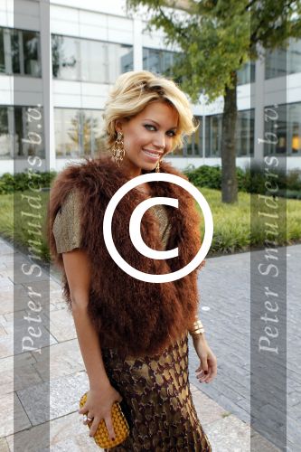 Vianen 15 september 2011
Modeshow Mix &Match van Danie Bles bij Miele. Sylvie v d Vaart met schoonmoeder en broer
Peter Smulders bv