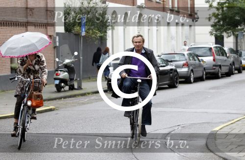 Amsterdam 17 september 2011
Tom en Janke Dekker onder de paraplu.
Peter Smulders bv