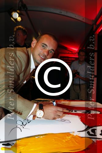 Amsterdam 25 september 2011
Avond tbv stop kindermisbruik in redsun in amsterdam. Wesley Sneijder met speciaal IWC horloge
Peter Smulders bv