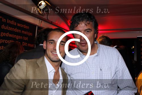 Amsterdam 25 september 2011
Avond tbv stop kindermisbruik in redsun in amsterdam. Wesley Sneijder met speciaal IWC horloge
Peter Smulders bv