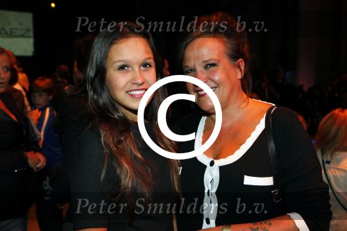 Amsterdam 19 september 2011
Modeshow Jos van Raak in de westergasfabriek. Xandra Brood met dochter
Peter Smulders bv