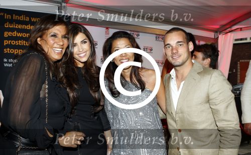 Amsterdam 25 september 2011
Avond tbv stop kindermisbruik in redsun in amsterdam. Wesley Sneijder en Yolanthe Sneijder Cabau met Wimi en Patty Brard
Peter Smulders bv