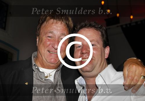 Breda, 25 September 2011
Corry Konings viert samen met familie en vrienden haar 60e verjaardag.
Zangere Peter smulders Zanger samen met zanger Rob Grijsbach
Foto Peter Smulders BV
