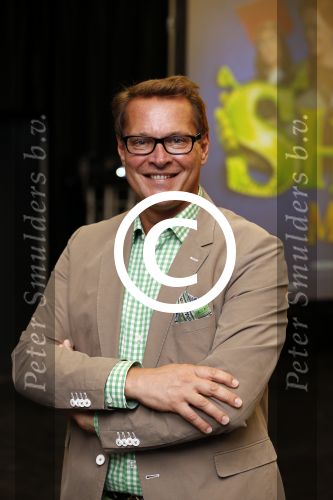 Amsterdam 19 september 2012
Presentatie musical Shrek met Paul Groot Kim Lian v d Meij Rogier Komproe en William Spaaij. Produyktie van Albert Verlinden.
Peter Smulder bv