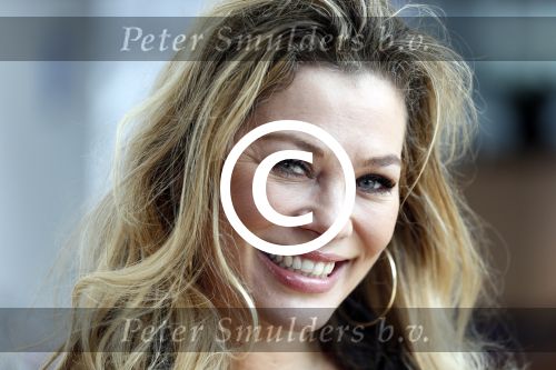 Hilversum 3 oktober 2012
Presentatie cd Django Wagner. Antje Monteiro reikt de eerst cd uit.
Peter Smulders bv
