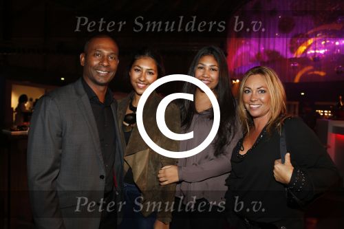 Amsterdam 13 oktober 2012
VIP avond LAF beurs bij westergasfabriek. Aron Winter met vrouw en dochters
Peter Smulders bv