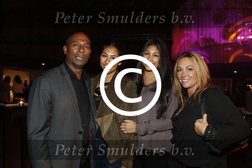 Amsterdam 13 oktober 2012
VIP avond LAF beurs bij westergasfabriek. Aron Winter met vrouw en dochters
Peter Smulders bv