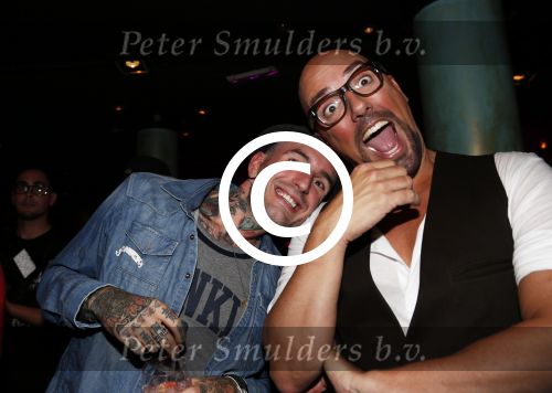 Amsterdam 17 september 2012
Presentatie cd YES R in de little buddha bar. Ben Saunders met Maik de Boer
Peter Smulders bv