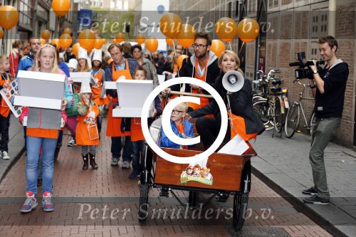 Amsterdam 10 oktober 2012
Tanja Jess Charly Luske en zoon Bobby bakken taartjes voor Kika in het krasnapolsky.
Peter Smulders bv