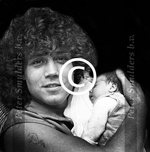 Duitsland, 5 Augustus 1983
Dennie Christian met zijn vrouw Roswhita en hun dochter Romina (geboren op 3 Juli 1983
Foto Peter Smulders BV