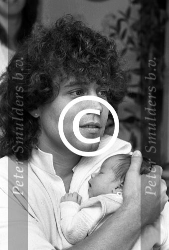 Duitsland, 5 Augustus 1983
Dennie Christian met zijn vrouw Roswhita en hun dochter Romina (geboren op 3 Juli 1983
Foto Peter Smulders BV