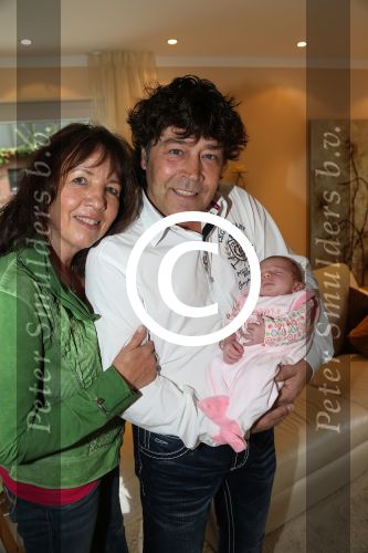 Wardenburg Duitsland), 27 September 2012
Dennie Christian met zijn vrouw Roswitha, hun dochter Romina met man en dochter
Foto Peter Smulders BV
