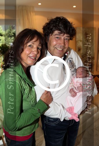 Wardenburg Duitsland), 27 September 2012
Dennie Christian met zijn vrouw Roswitha, hun dochter Romina met man en dochter
Foto Peter Smulders BV