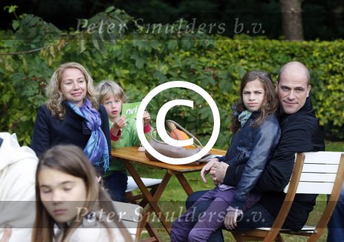 Almere 22 september 2012
Diederik Samsom en zijn vrouw en kinderen aan het IVN natuurontbijt in Almere Haven.
Peter Smulders bv