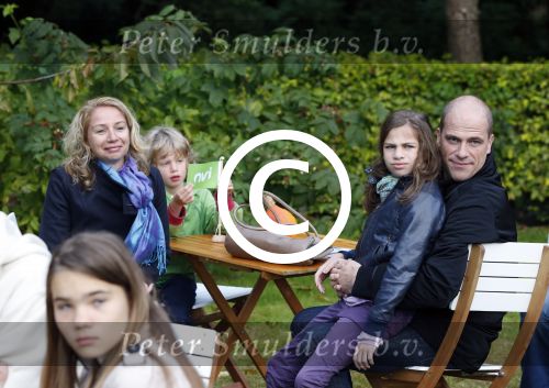 Almere 22 september 2012
Diederik Samsom en zijn vrouw en kinderen aan het IVN natuurontbijt in Almere Haven.
Peter Smulders bv