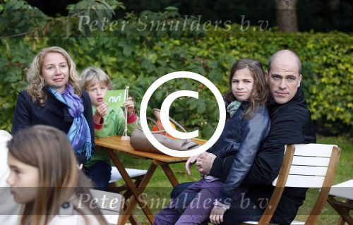 Almere 22 september 2012
Diederik Samsom en zijn vrouw en kinderen aan het IVN natuurontbijt in Almere Haven.
Peter Smulders bv