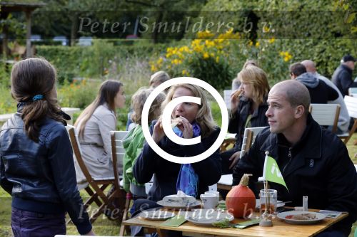 Almere 22 september 2012
Diederik Samsom en zijn vrouw en kinderen aan het IVN natuurontbijt in Almere Haven.
Peter Smulders bv